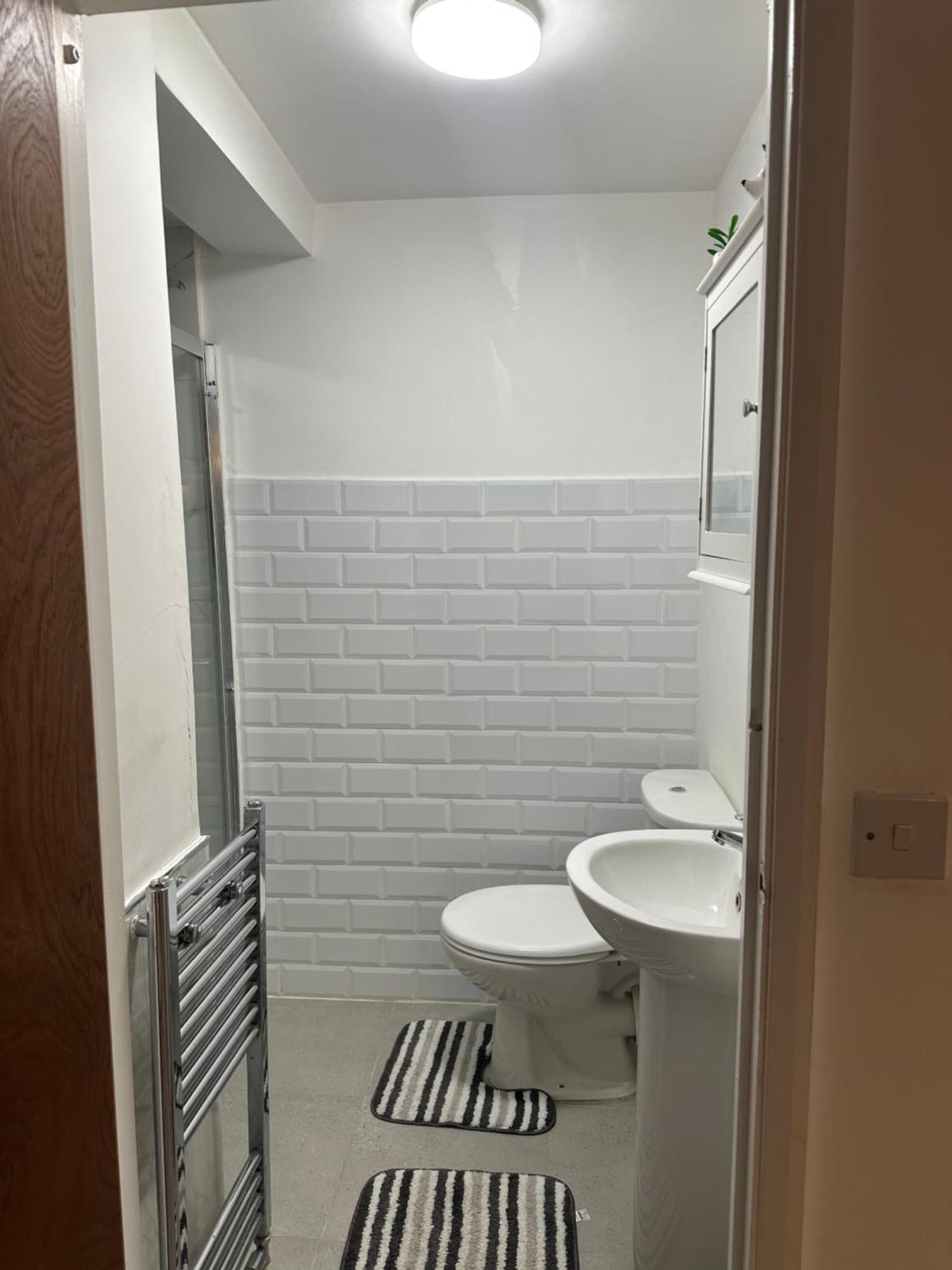 Stylish Studio Flat - Watford Junction - Harry Potter Exterior photo